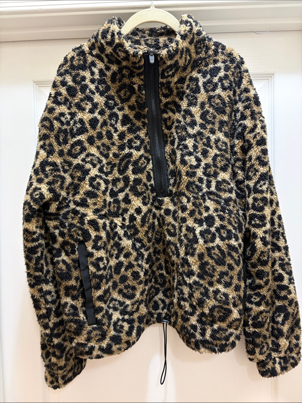 Leopard Print Sherpa Pullover - Black & Tan